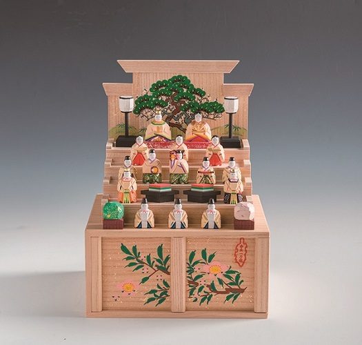 奈良的第一刀雕刻女儿节人偶展